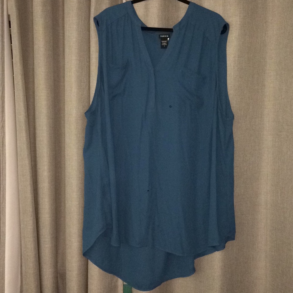 Torrid blue georgette sleeveless pullover blouse